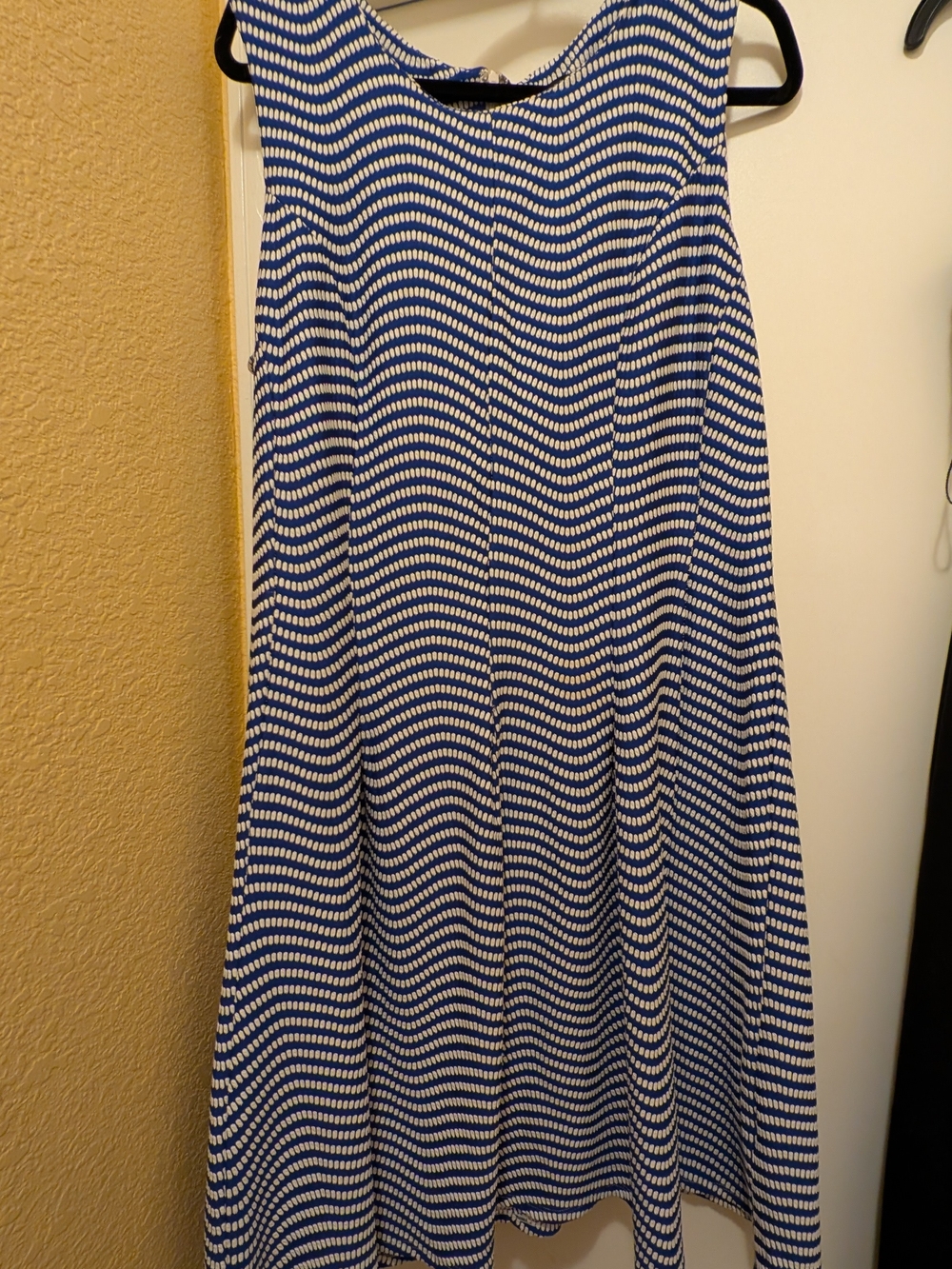 ILE New York Size 16 Blue White Sleeveless Swing Dress